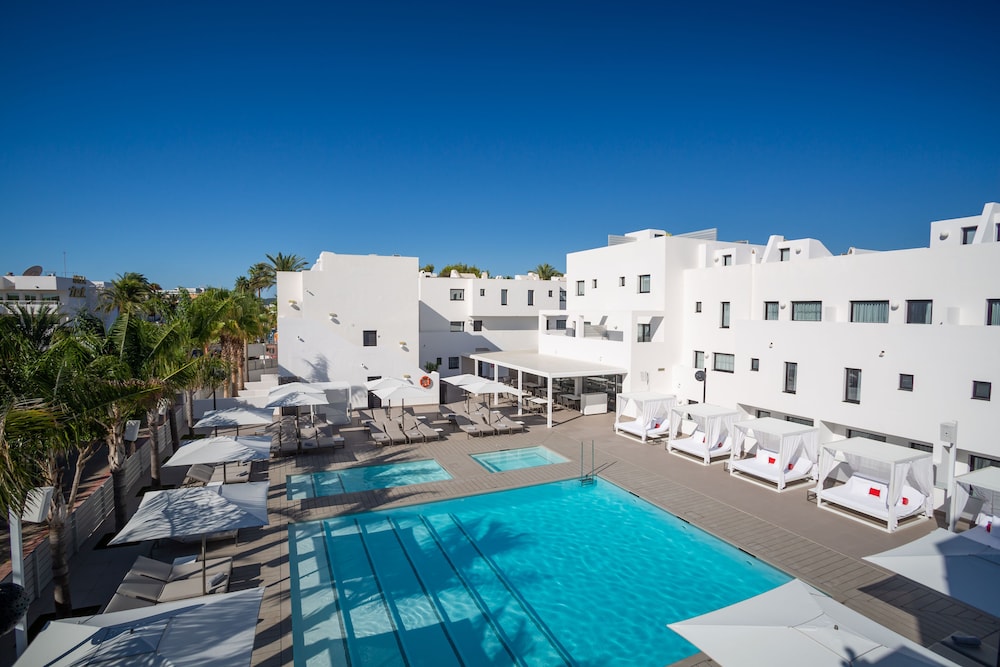 Migjorn Ibiza Suites & Spa — Swimming pool in Playa d'en Bossa, Balearic Islands