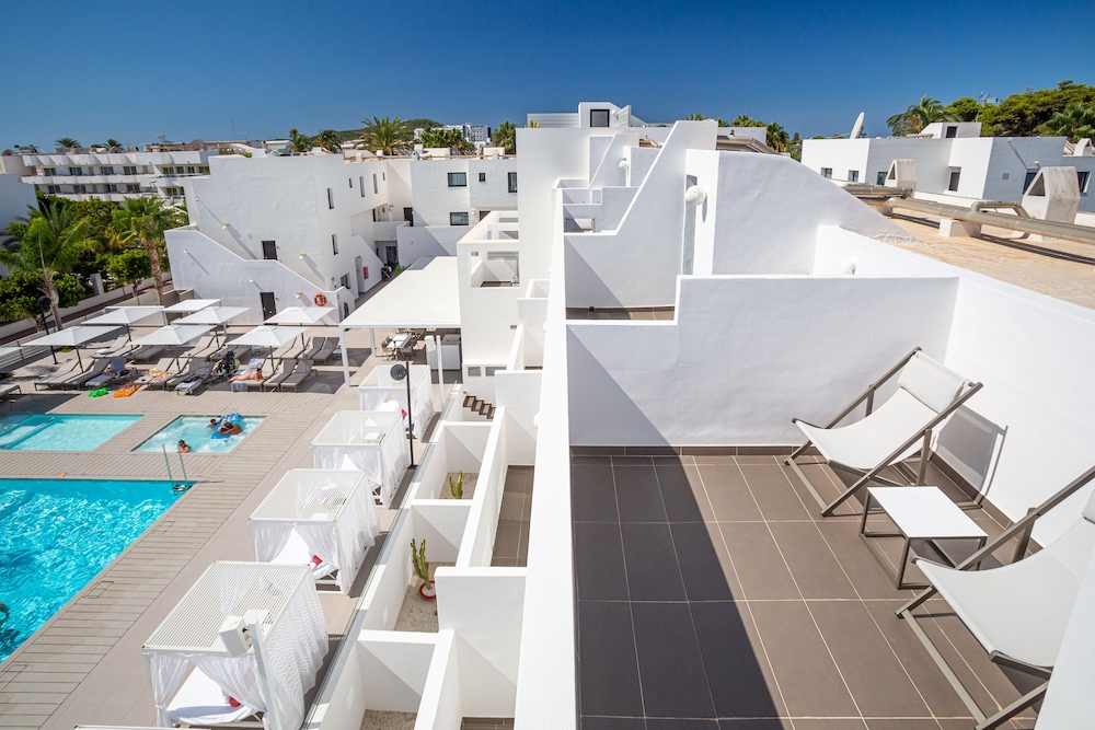 Migjorn Ibiza Suites & Spa — Hotel building in Playa d'en Bossa, Balearic Islands