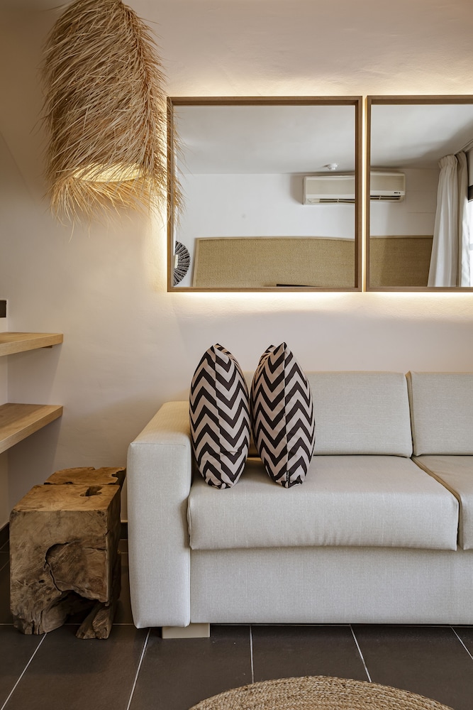 Migjorn Ibiza Suites & Spa — Hotel rooms in Playa d'en Bossa, Balearic Islands