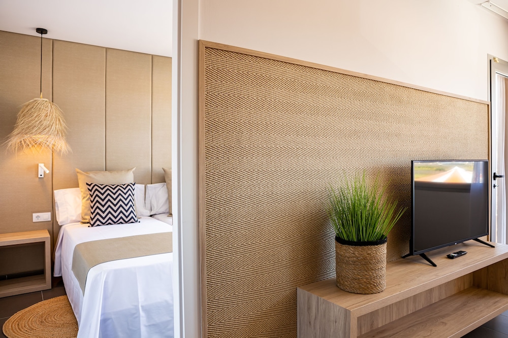 Migjorn Ibiza Suites & Spa — Hotel rooms in Playa d'en Bossa, Balearic Islands