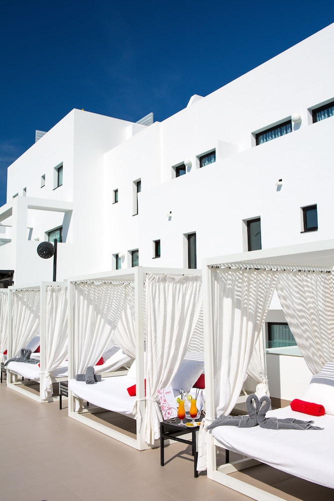 Migjorn Ibiza Suites & Spa — Hotel building in Playa d'en Bossa, Balearic Islands