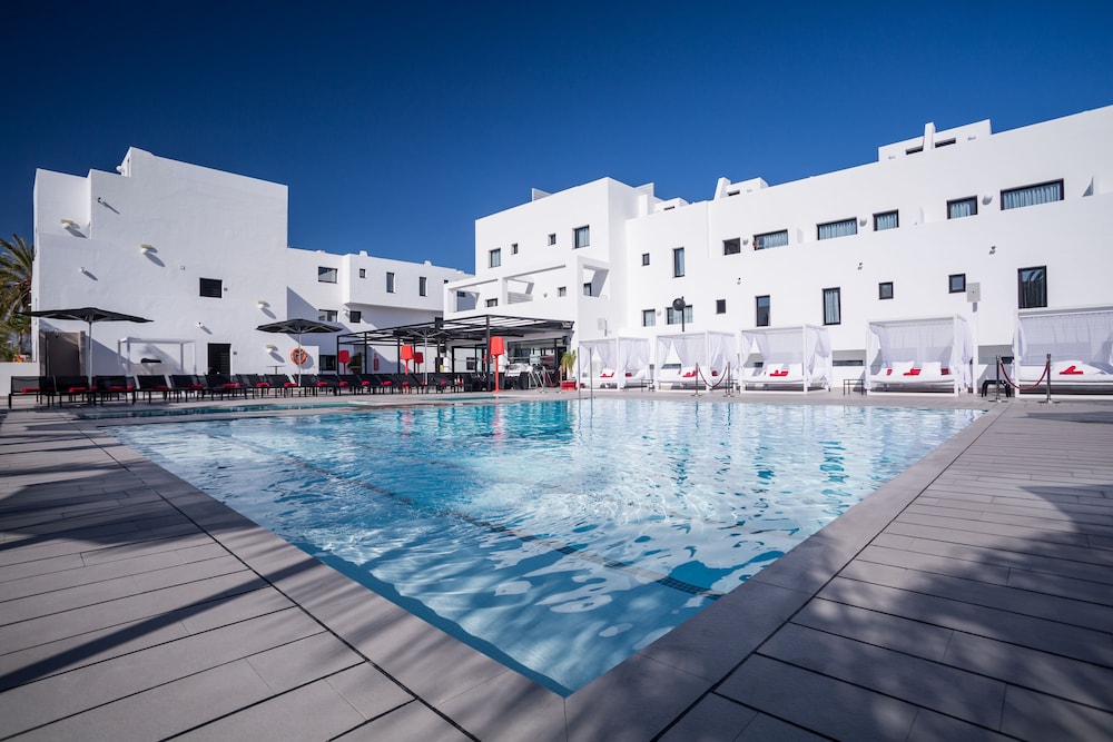 Migjorn Ibiza Suites & Spa — Swimming pool in Playa d'en Bossa, Balearic Islands