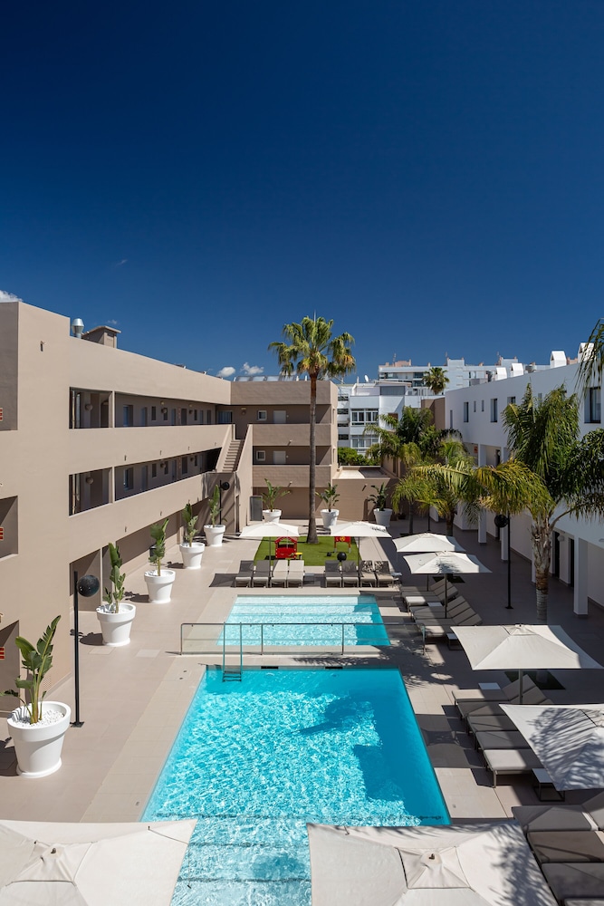Migjorn Ibiza Suites & Spa — Swimming pool in Playa d'en Bossa, Balearic Islands