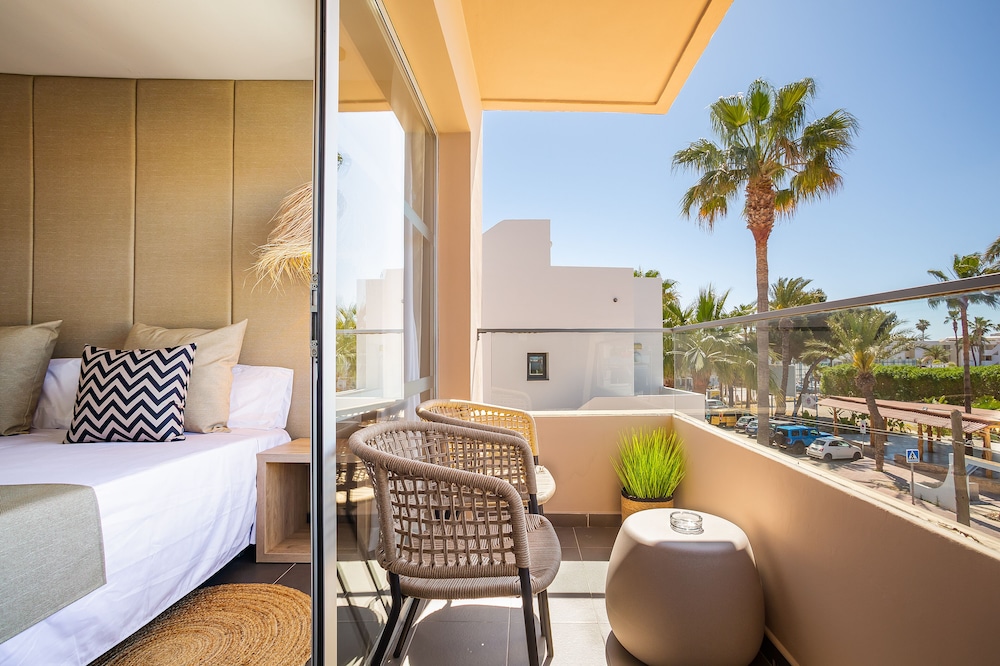 Migjorn Ibiza Suites & Spa — Hotel rooms in Playa d'en Bossa, Balearic Islands