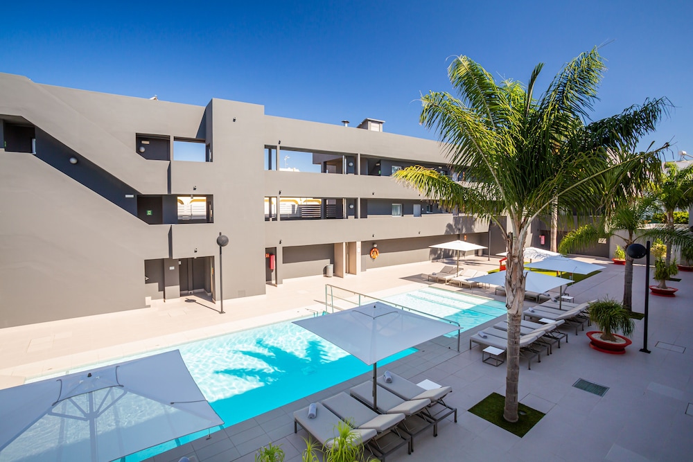 Migjorn Ibiza Suites & Spa — Swimming pool in Playa d'en Bossa, Balearic Islands