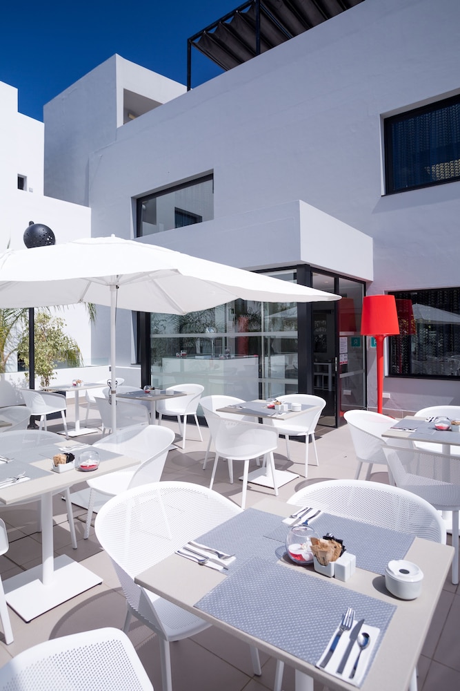 Migjorn Ibiza Suites & Spa — Restaurant & bars in Playa d'en Bossa, Balearic Islands