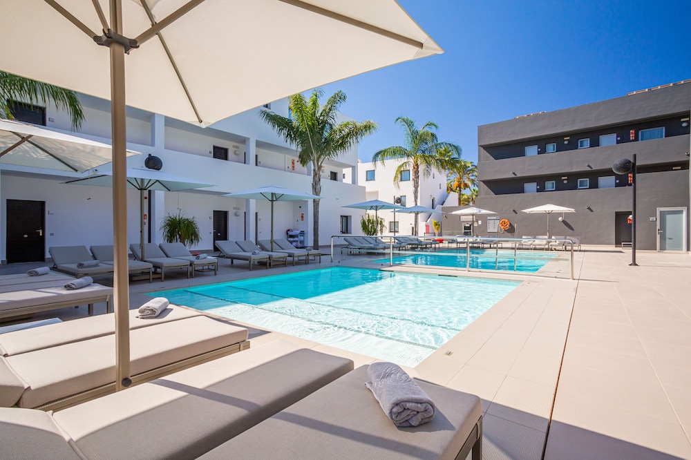 Migjorn Ibiza Suites & Spa — Swimming pool in Playa d'en Bossa, Balearic Islands