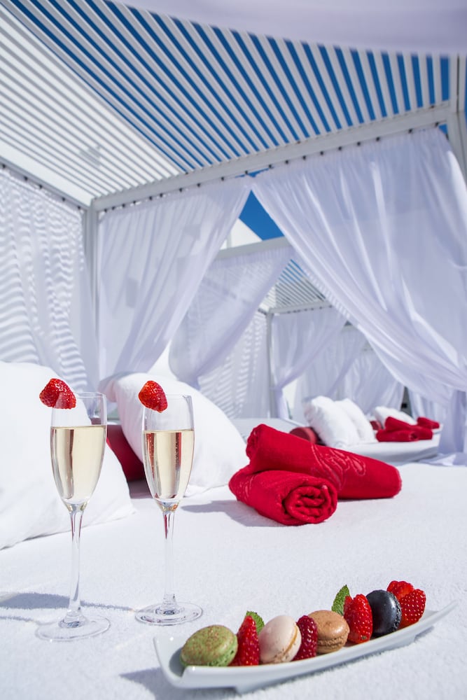 Migjorn Ibiza Suites & Spa — Hotel rooms in Playa d'en Bossa, Balearic Islands