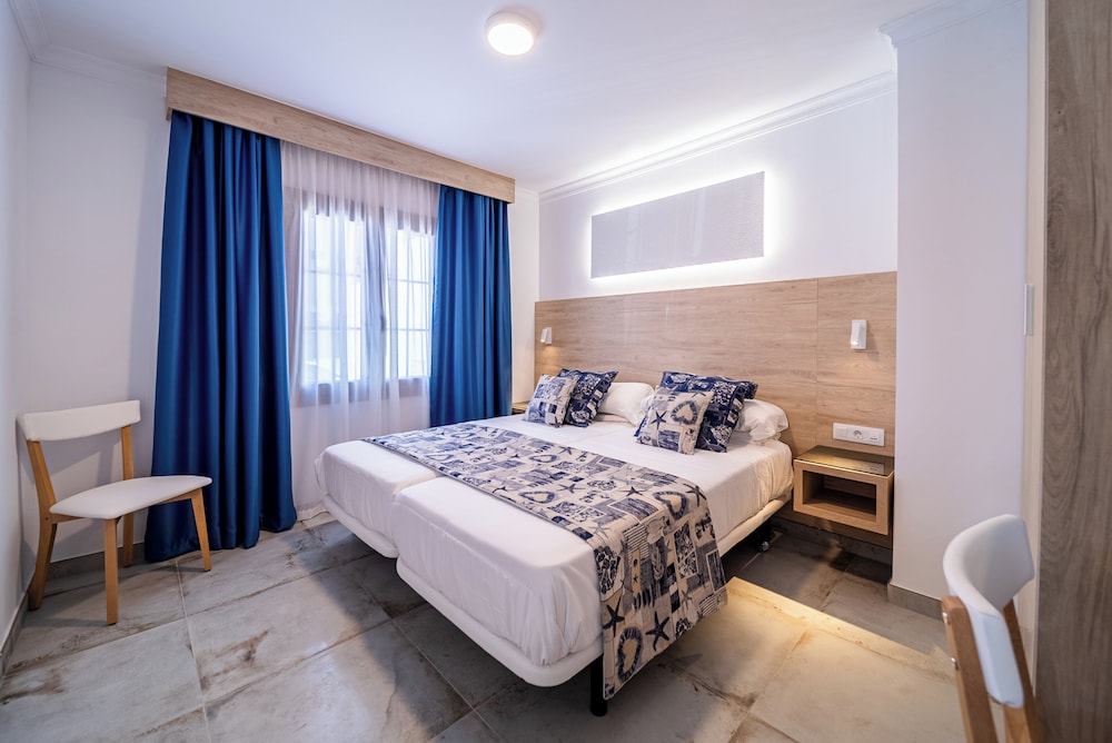 Montana Club Suite Hotel — Hotel rooms in Puerto del Carmen, Canary Islands