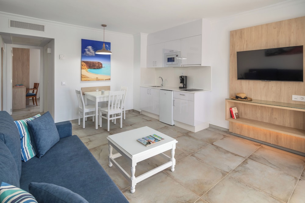 Montana Club Suite Hotel — Hotel rooms in Puerto del Carmen, Canary Islands
