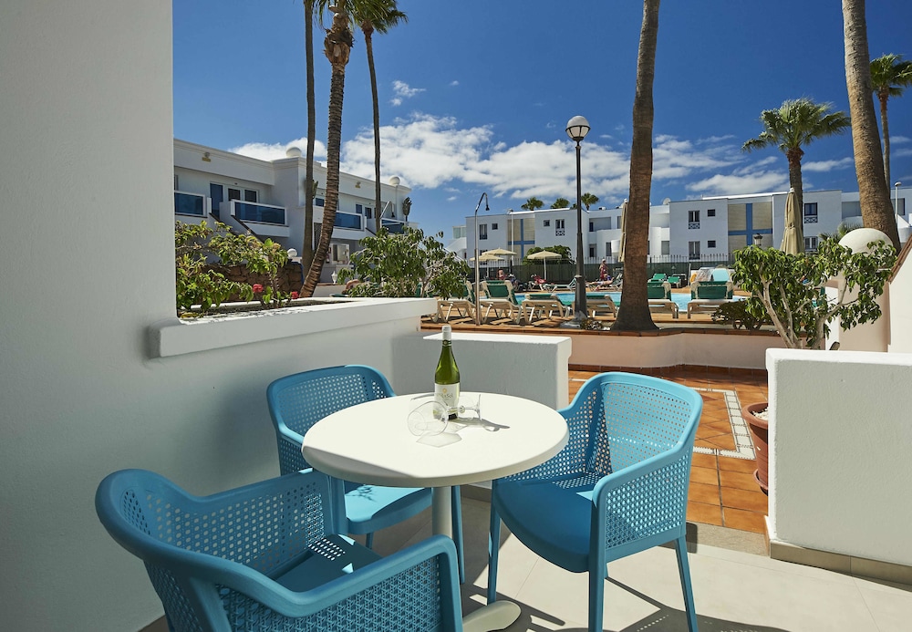 Montana Club Suite Hotel — Beach in Puerto del Carmen, Canary Islands