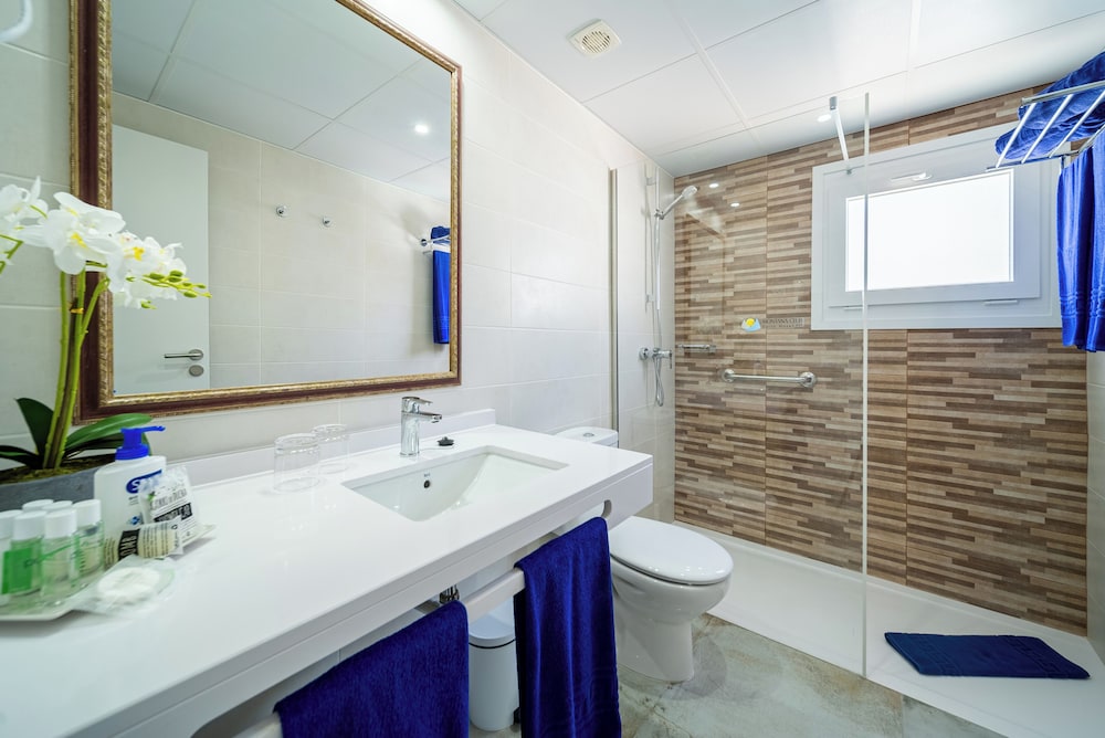 Montana Club Suite Hotel — Hotel rooms in Puerto del Carmen, Canary Islands