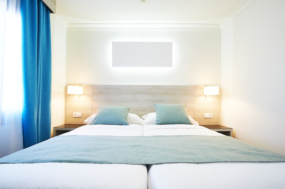 Montana Club Suite Hotel — Hotel rooms in Puerto del Carmen, Canary Islands