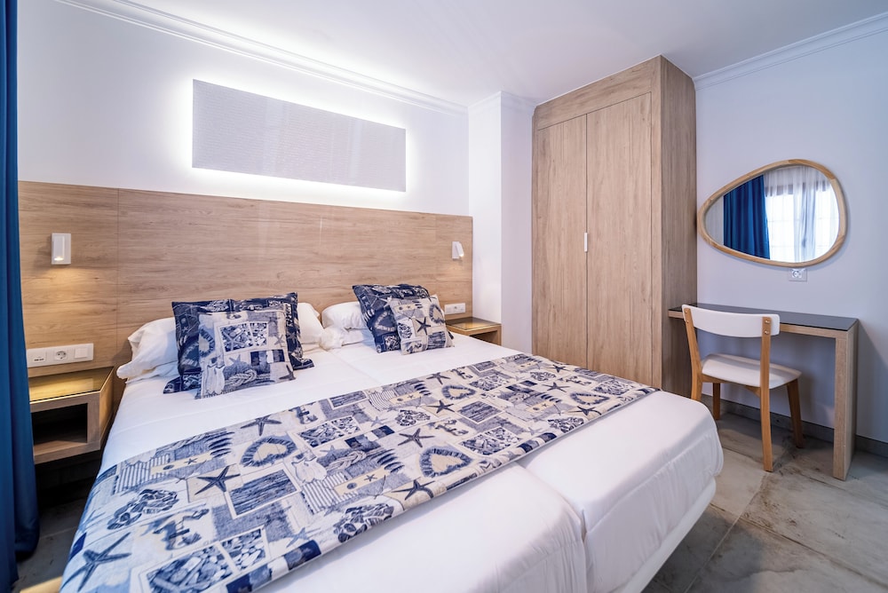 Montana Club Suite Hotel — Hotel rooms in Puerto del Carmen, Canary Islands