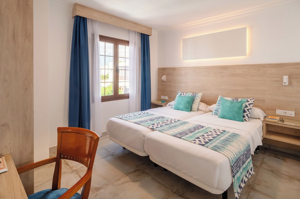 Montana Club Suite Hotel — Hotel rooms in Puerto del Carmen, Canary Islands