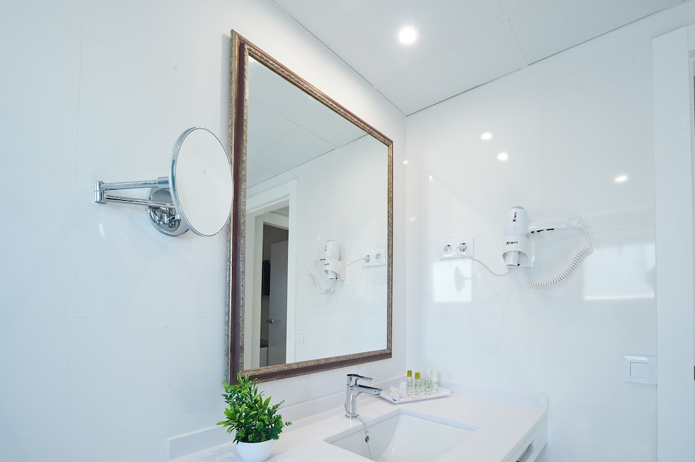 Montana Club Suite Hotel — Hotel rooms in Puerto del Carmen, Canary Islands