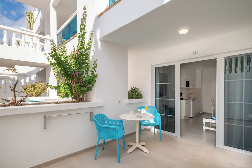 Montana Club Suite Hotel — Hotel rooms in Puerto del Carmen, Canary Islands