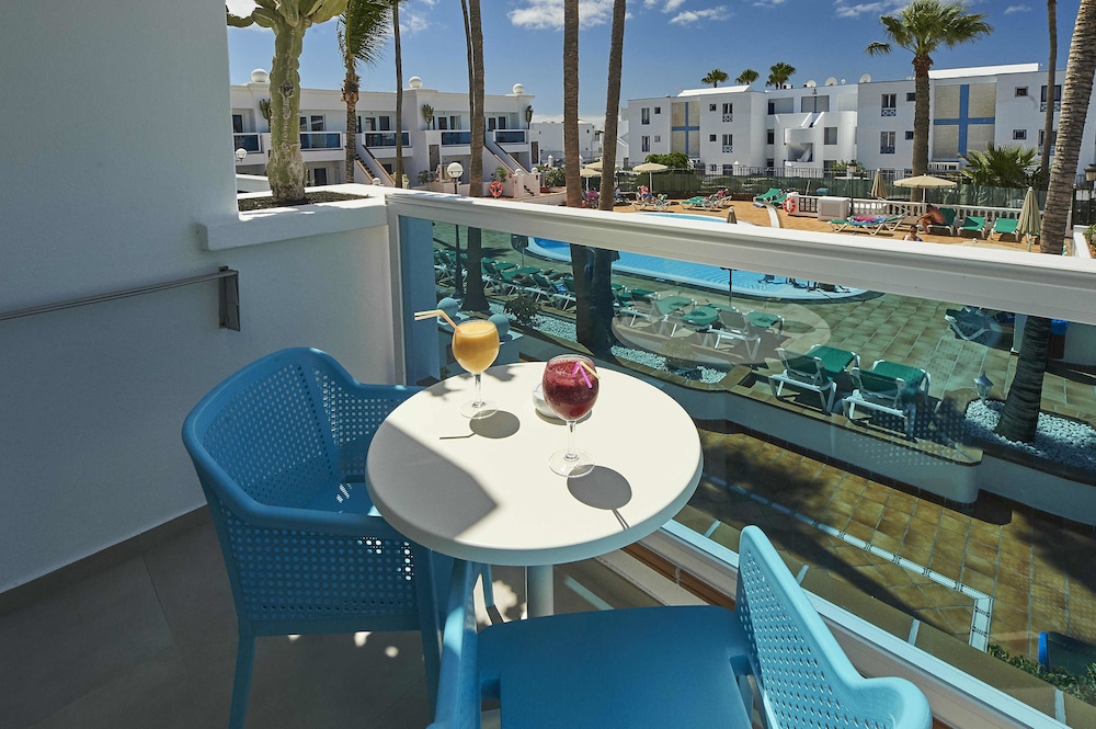 Montana Club Suite Hotel — Hotel rooms in Puerto del Carmen, Canary Islands