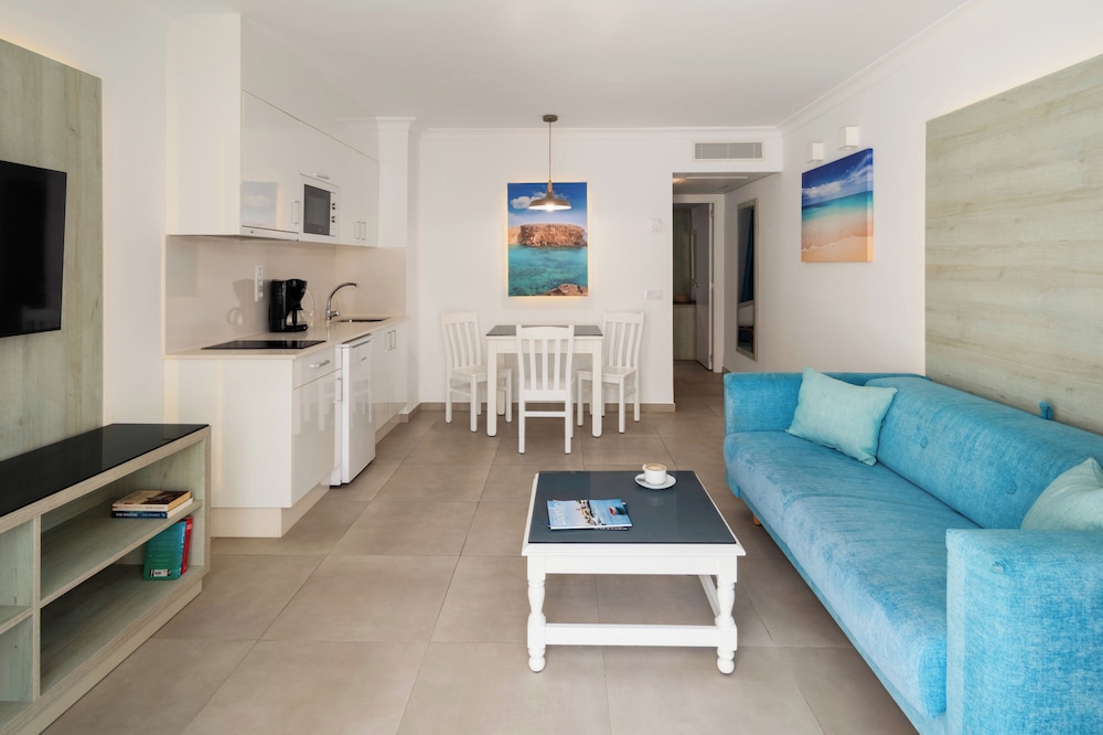 Montana Club Suite Hotel — Hotel rooms in Puerto del Carmen, Canary Islands