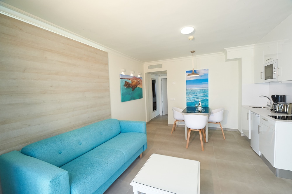 Montana Club Suite Hotel — Hotel rooms in Puerto del Carmen, Canary Islands
