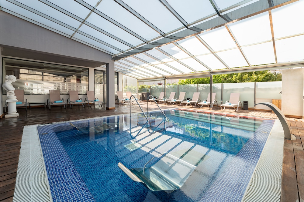 Nautic Hotel & Spa — Swimming pool in Playa de Palma, Balearic Islands