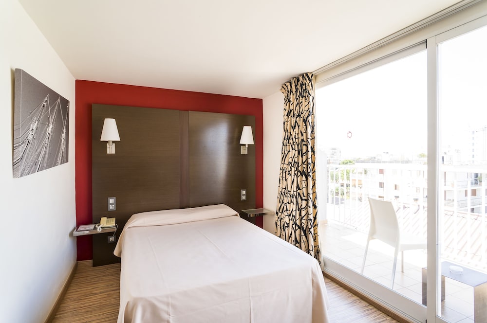 Nautic Hotel & Spa — Hotel rooms in Playa de Palma, Balearic Islands