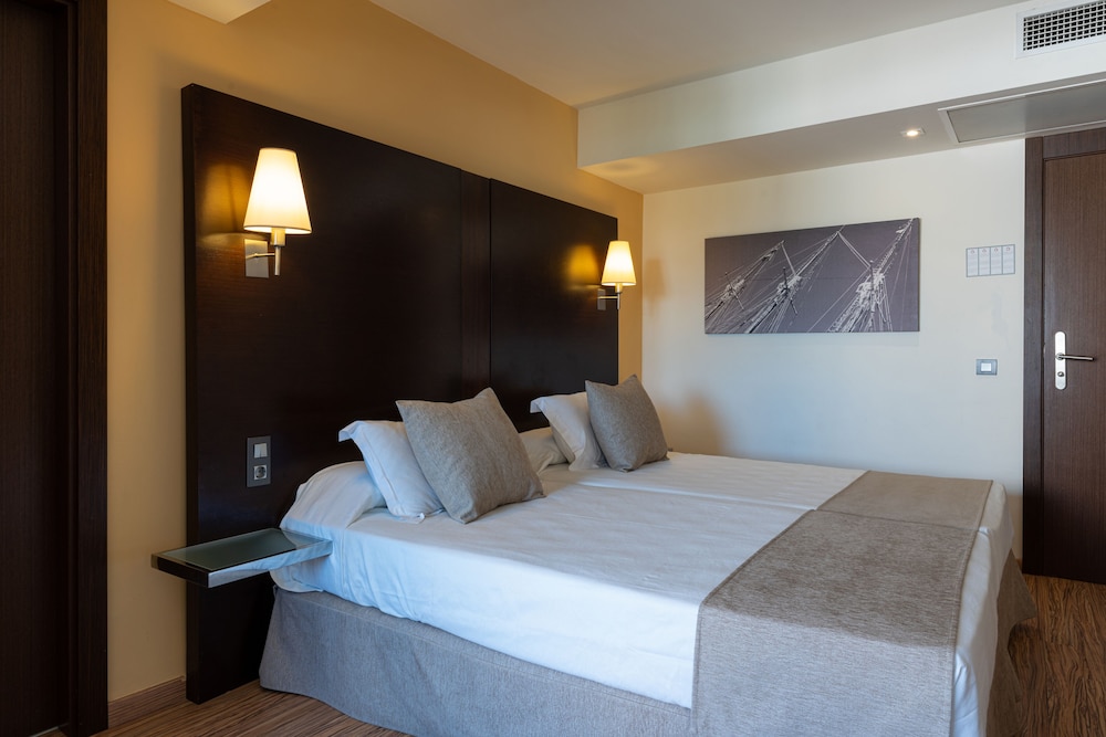 Nautic Hotel & Spa — Hotel rooms in Playa de Palma, Balearic Islands