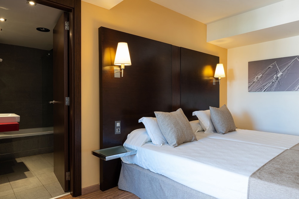Nautic Hotel & Spa — Hotel rooms in Playa de Palma, Balearic Islands