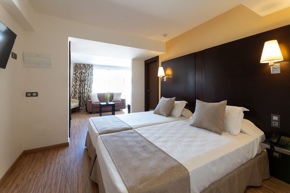Nautic Hotel & Spa — Hotel rooms in Playa de Palma, Balearic Islands