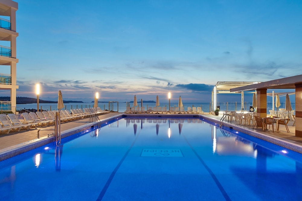 Nereida Aparthotel — Swimming pool in San Antonio, Balearic Islands