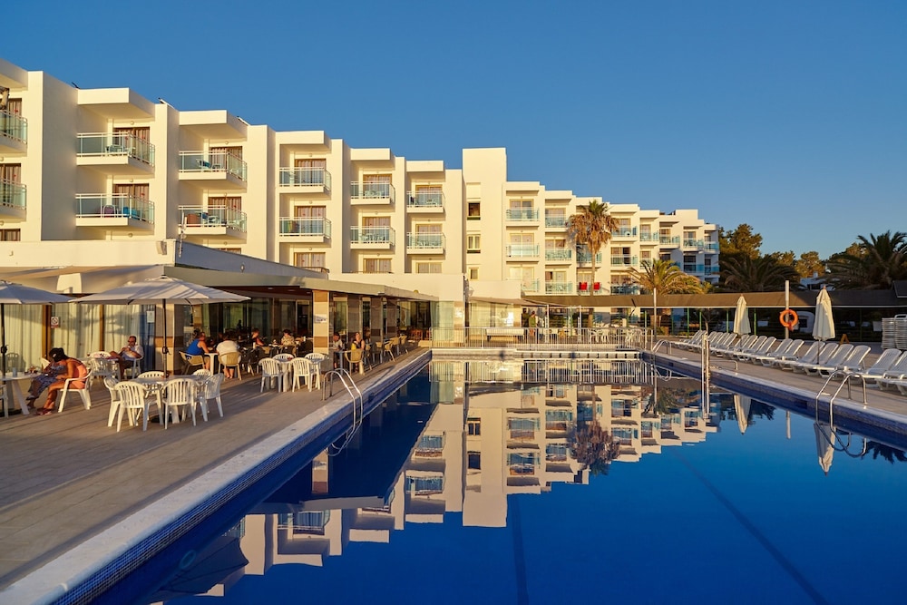 Nereida Aparthotel — Swimming pool in San Antonio, Balearic Islands