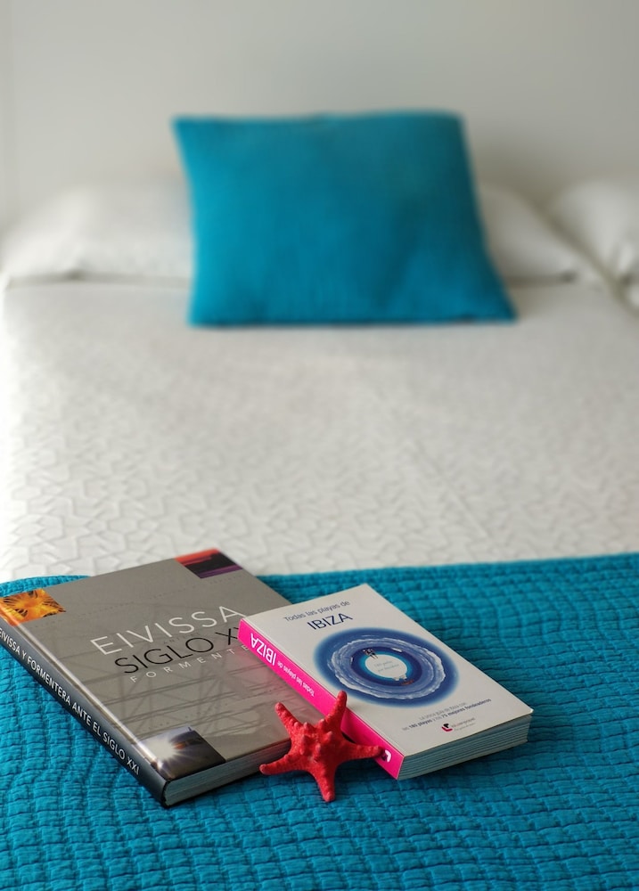 Nereida Aparthotel — Hotel rooms in San Antonio, Balearic Islands