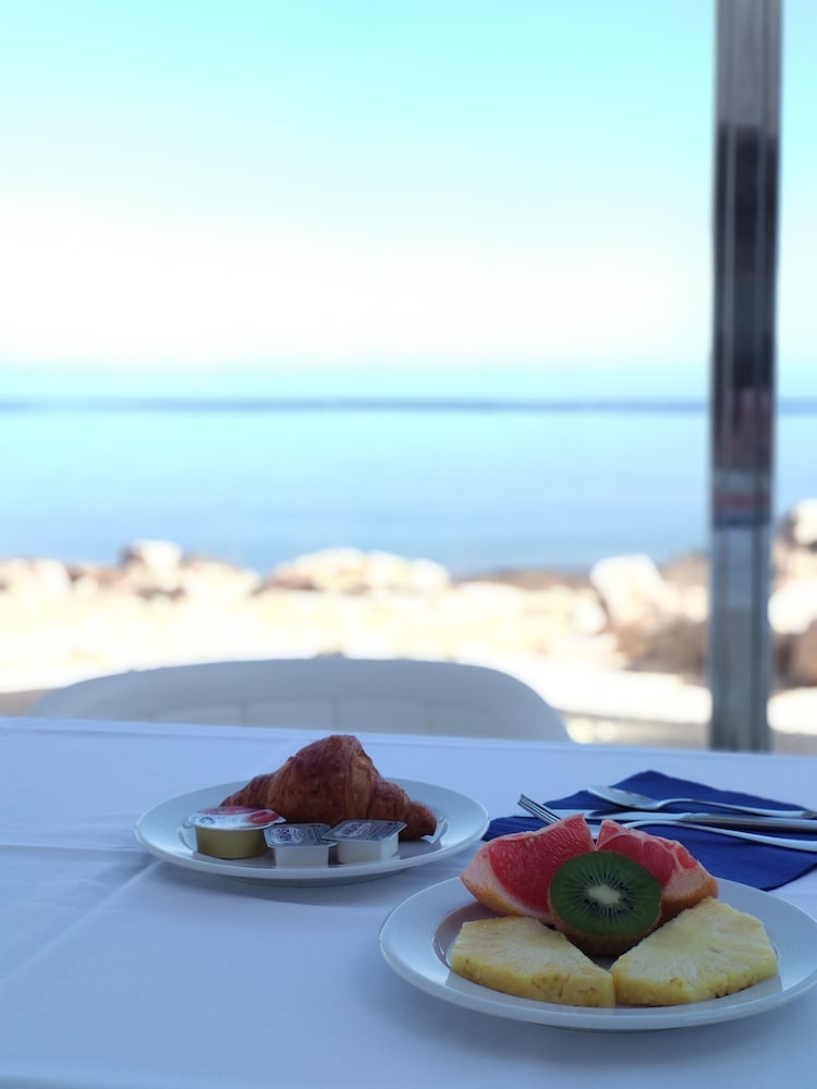 Nereida Aparthotel — Restaurant & bars in San Antonio, Balearic Islands