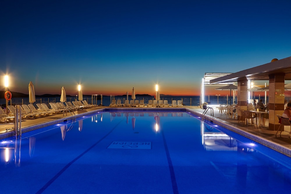 Nereida Aparthotel — Swimming pool in San Antonio, Balearic Islands