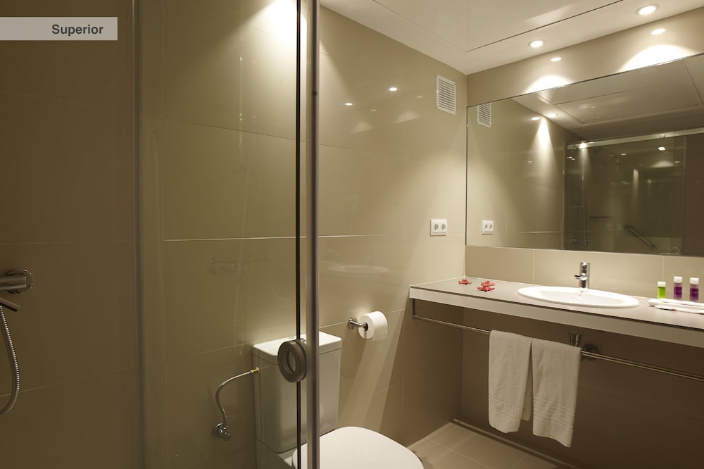 Nereida Aparthotel — Hotel rooms in San Antonio, Balearic Islands