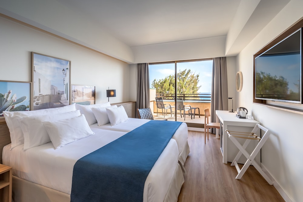 Barcelo Lanzarote Active Resort — Hotel rooms in Costa Teguise, Canary Islands