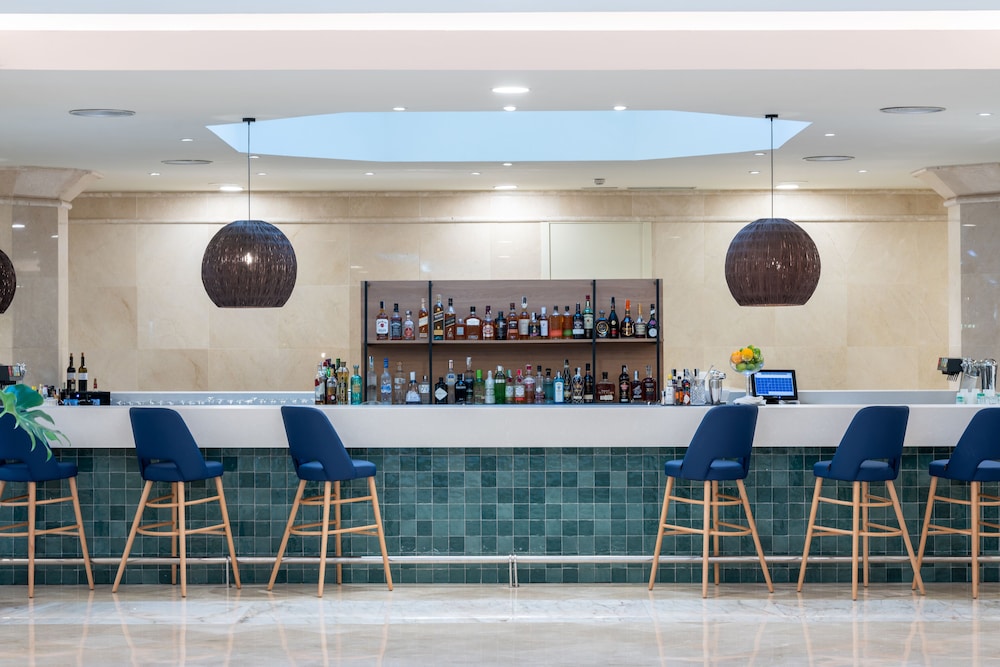 Barcelo Lanzarote Active Resort — Restaurant & bars in Costa Teguise, Canary Islands