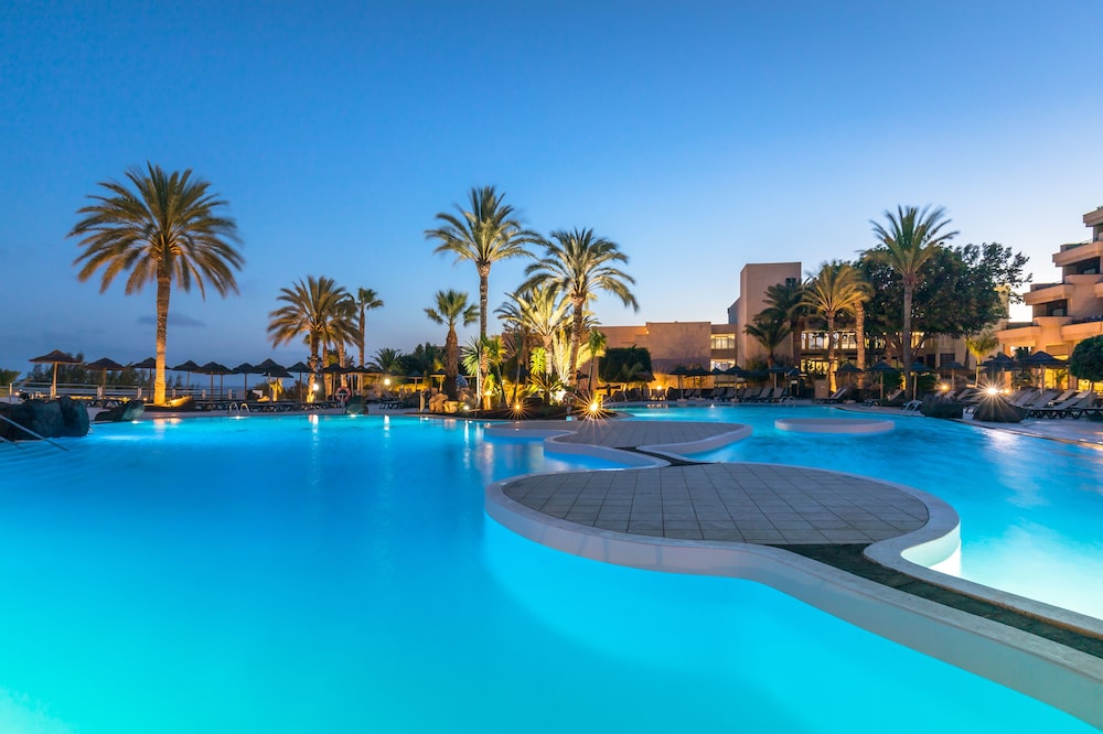 Barcelo Lanzarote Active Resort — Swimming pool in Costa Teguise, Canary Islands