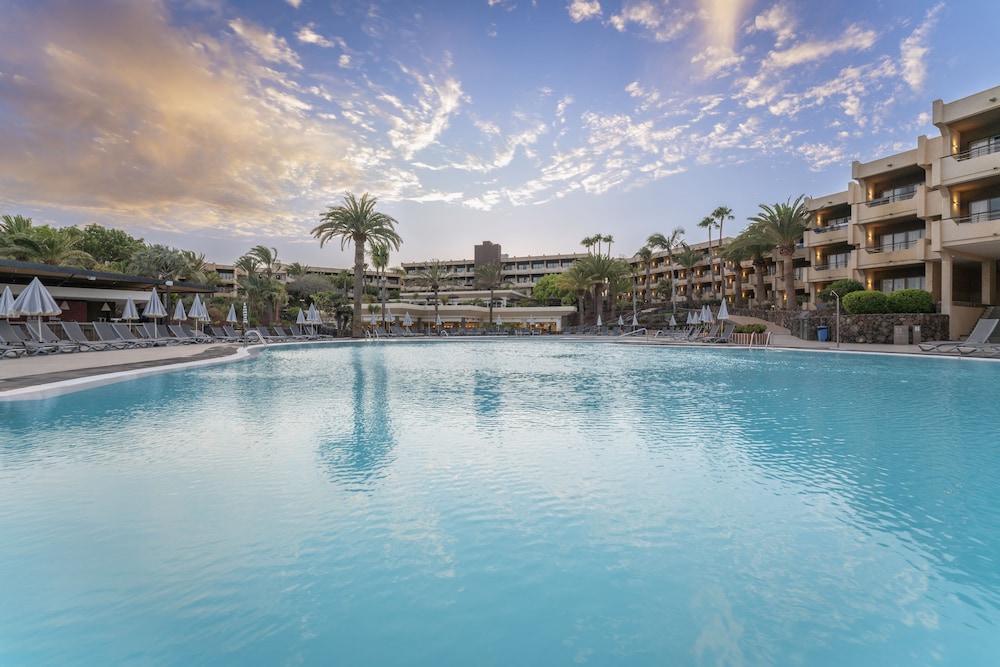 Barcelo Lanzarote Active Resort — Swimming pool in Costa Teguise, Canary Islands