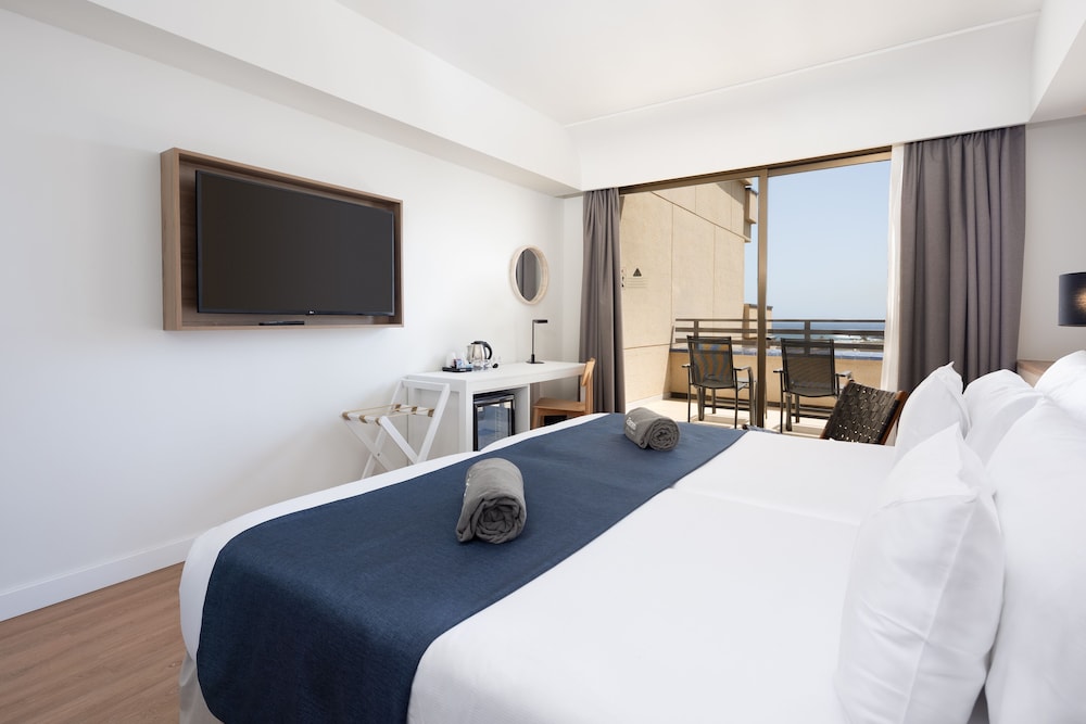 Barcelo Lanzarote Active Resort — Hotel rooms in Costa Teguise, Canary Islands
