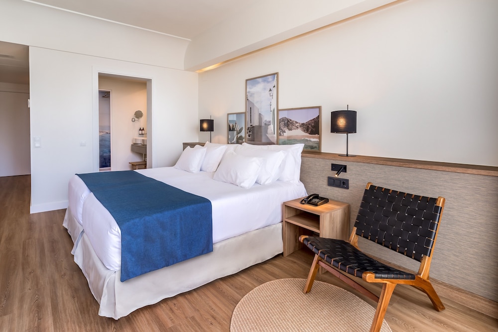 Barcelo Lanzarote Active Resort — Hotel rooms in Costa Teguise, Canary Islands