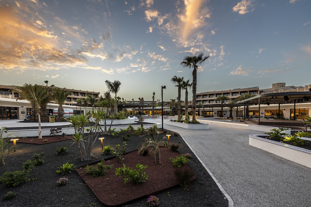 Barcelo Lanzarote Active Resort — Hotel building in Costa Teguise, Canary Islands