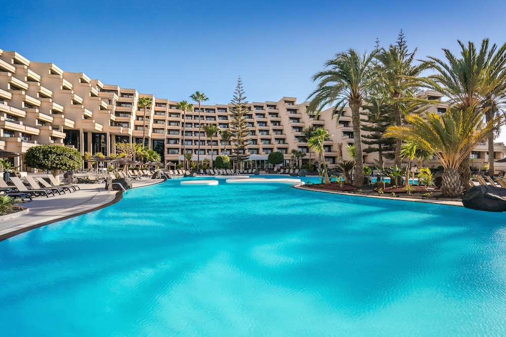 Barcelo Lanzarote Active Resort — Swimming pool in Costa Teguise, Canary Islands