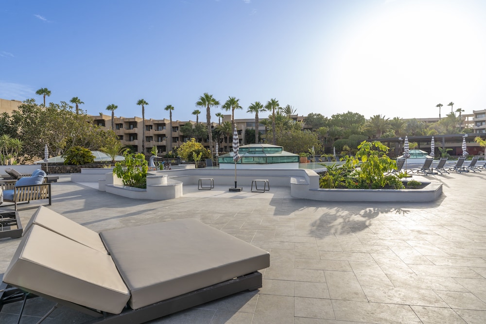 Barcelo Lanzarote Active Resort — Hotel building in Costa Teguise, Canary Islands