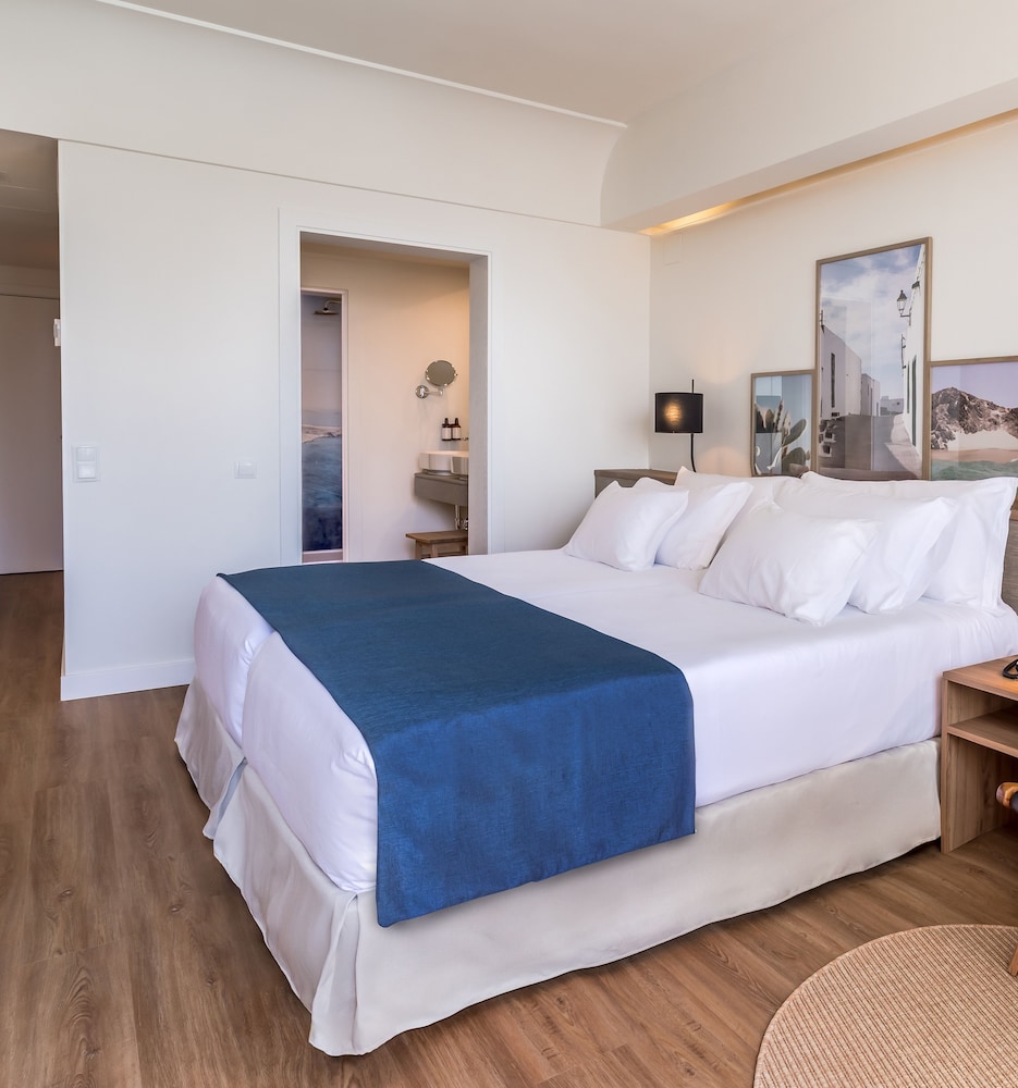 Barcelo Lanzarote Active Resort — Hotel rooms in Costa Teguise, Canary Islands