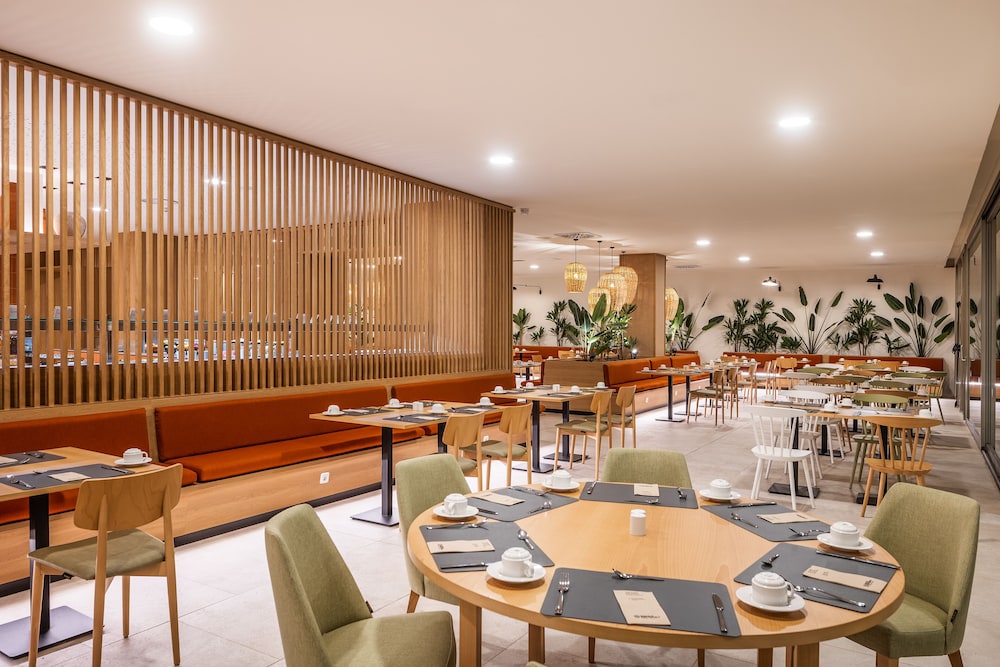 Barcelo Lanzarote Active Resort — Restaurant & bars in Costa Teguise, Canary Islands