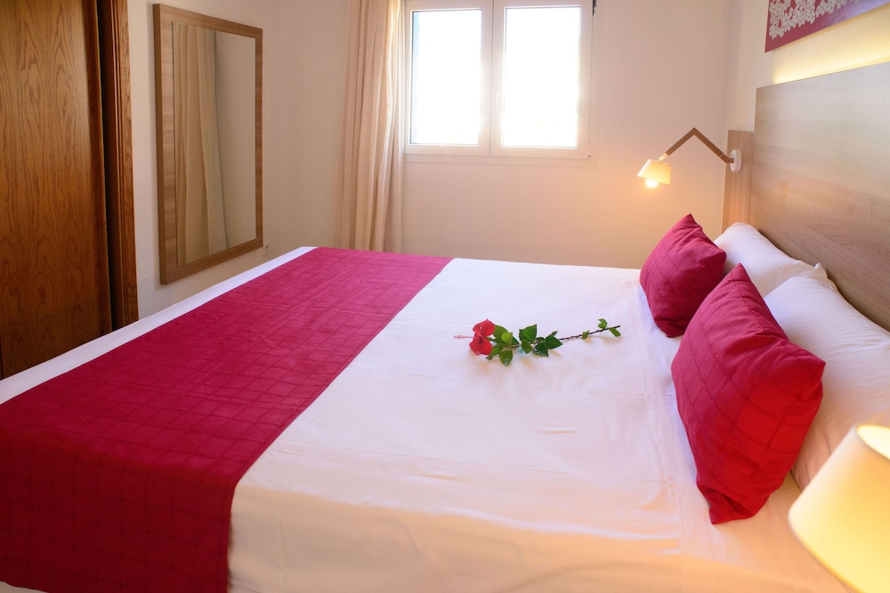 Cala Llenya Resort Ibiza - Hotel — Hotel rooms in Santa Eulalia, Balearic Islands