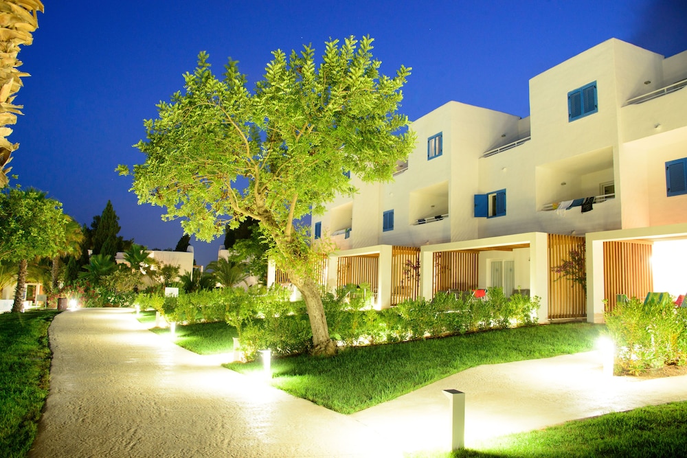 Cala Llenya Resort Ibiza - Hotel — Hotel building in Santa Eulalia, Balearic Islands