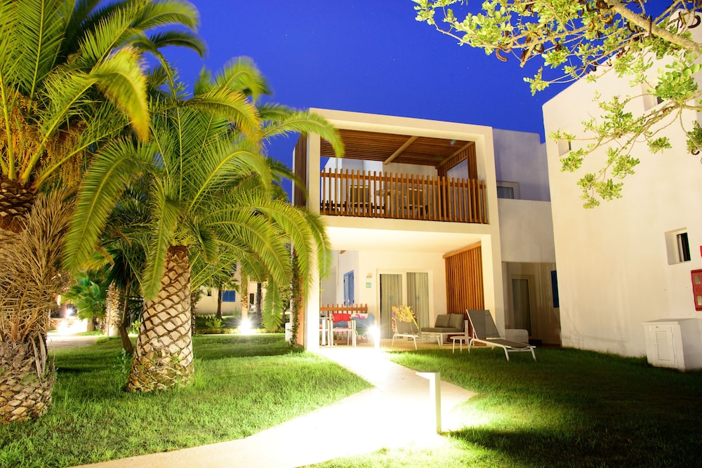 Cala Llenya Resort Ibiza - Hotel — Hotel building in Santa Eulalia, Balearic Islands