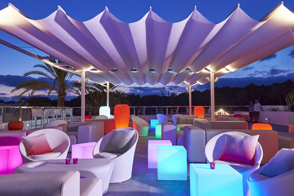 Cala Llenya Resort Ibiza - Hotel — Restaurant & bars in Santa Eulalia, Balearic Islands